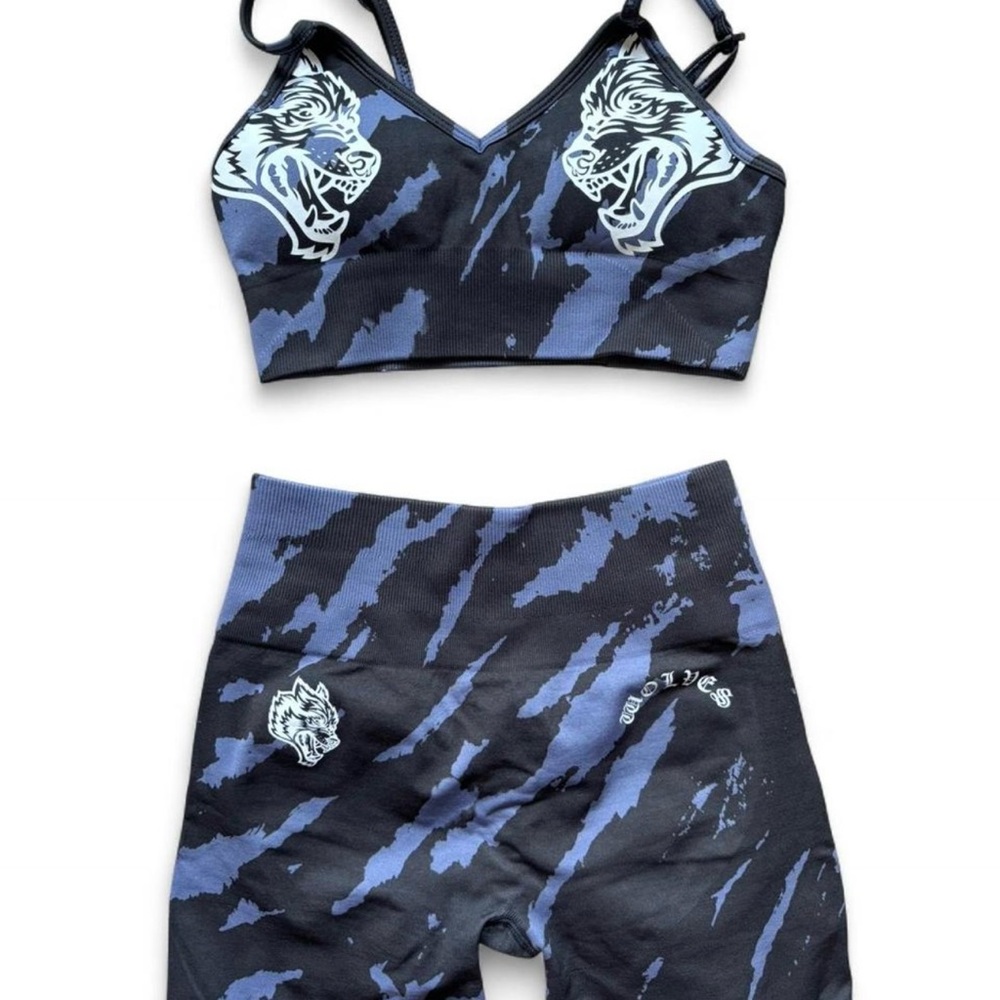 Darc Sport lavender moon shorts and sports bra set. Worn twice